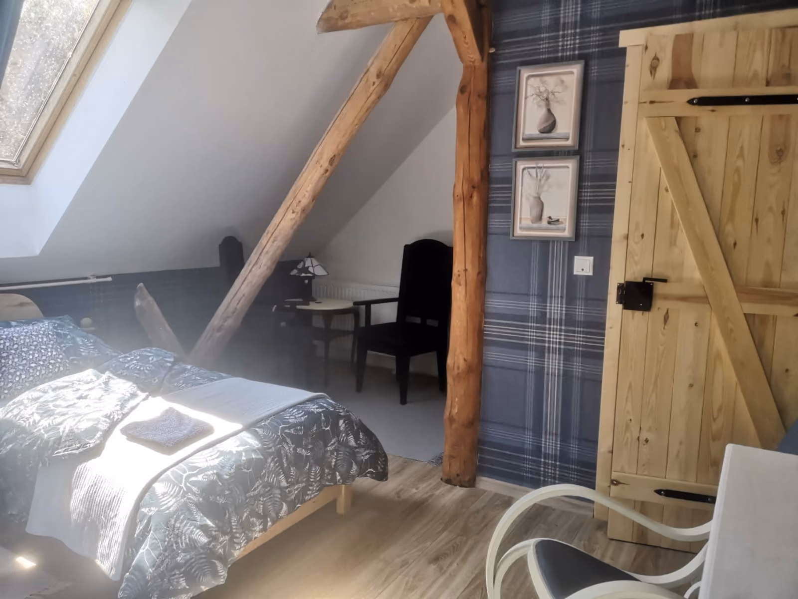 Granatowy pokój dwuosobowy w Siedlisku Zyglówka